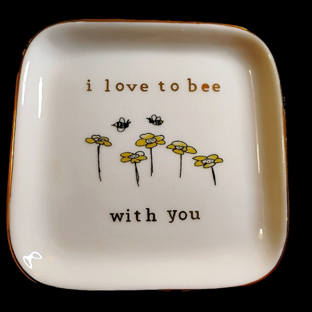 7 Charming Sisters NWT "I love‎ to bee with you" Ceramic Ring Dish